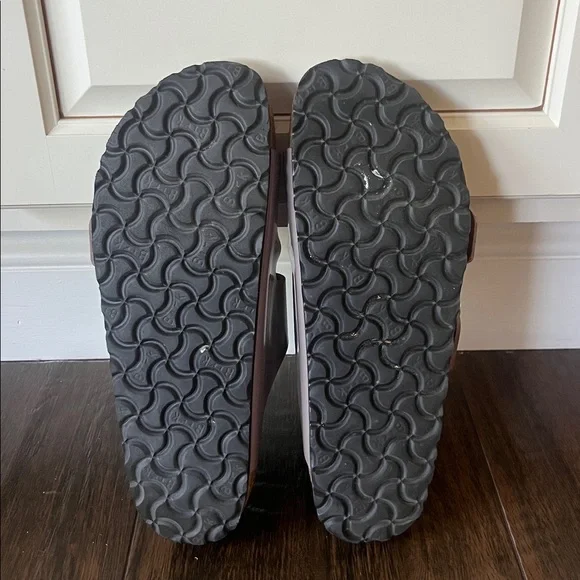 BIRKENSTOCK BIG BUCKLE Hammered Arizona Sandals! - Picture 8 of 9